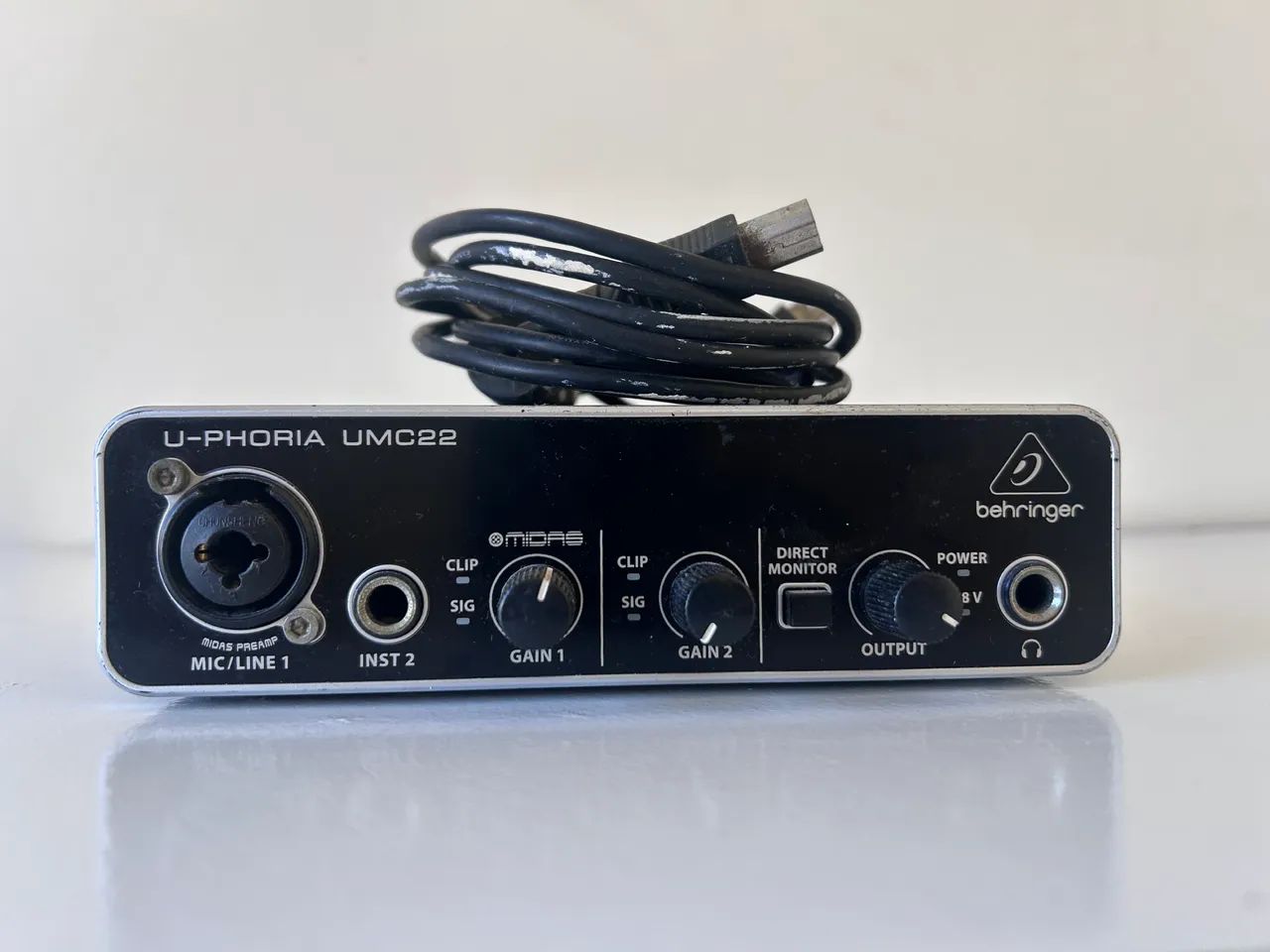 Interface de áudio Behringer UMC22 