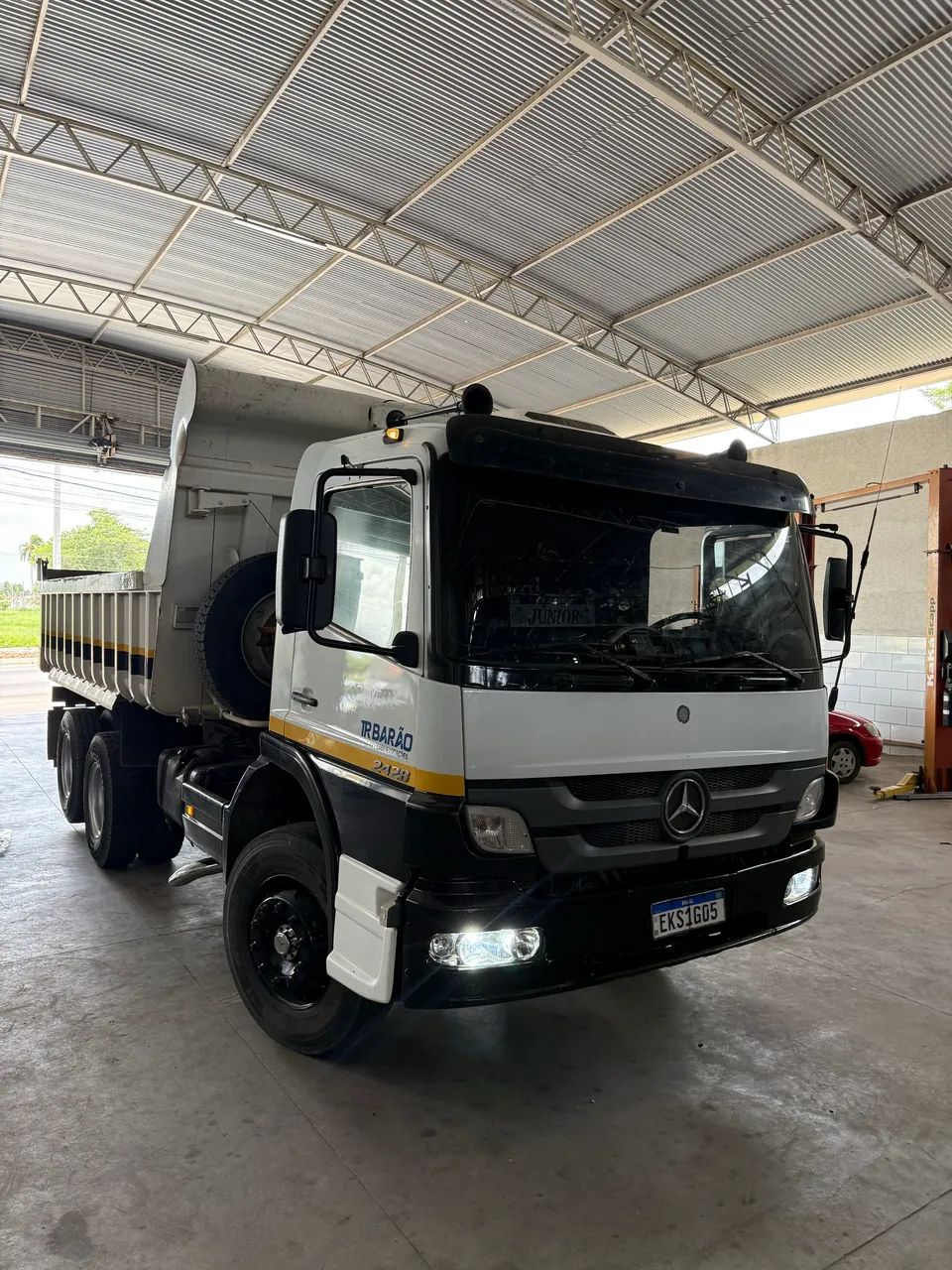 Caçamba Atego 2428 extra 