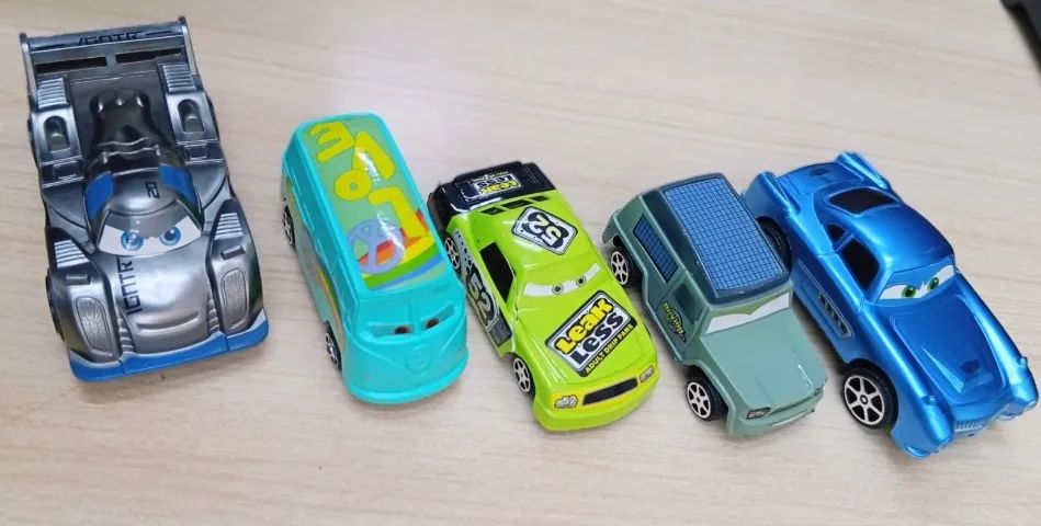Kit com 30 mini carrinhos a cordas com 5 peças de cada tipo - Foto 3
