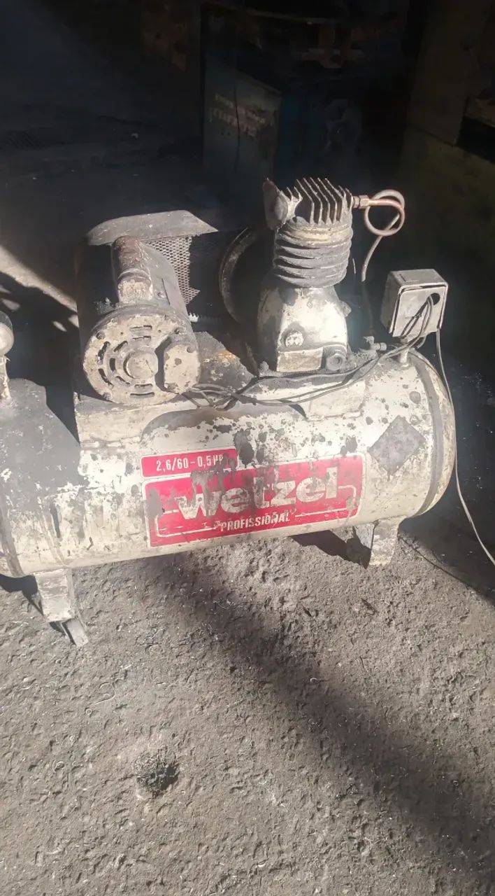 Compressor de Ar Wetzel Profissional 2,6/60 - 0,5 HP - 60 Litros - Funcionando