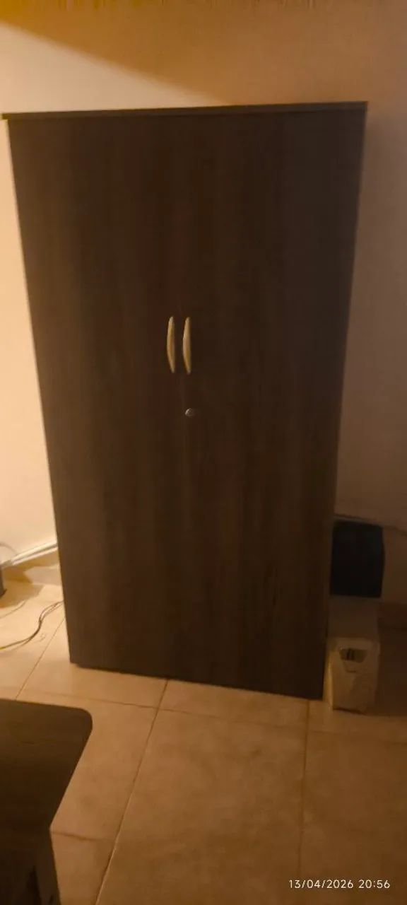 Armário de duas portas 