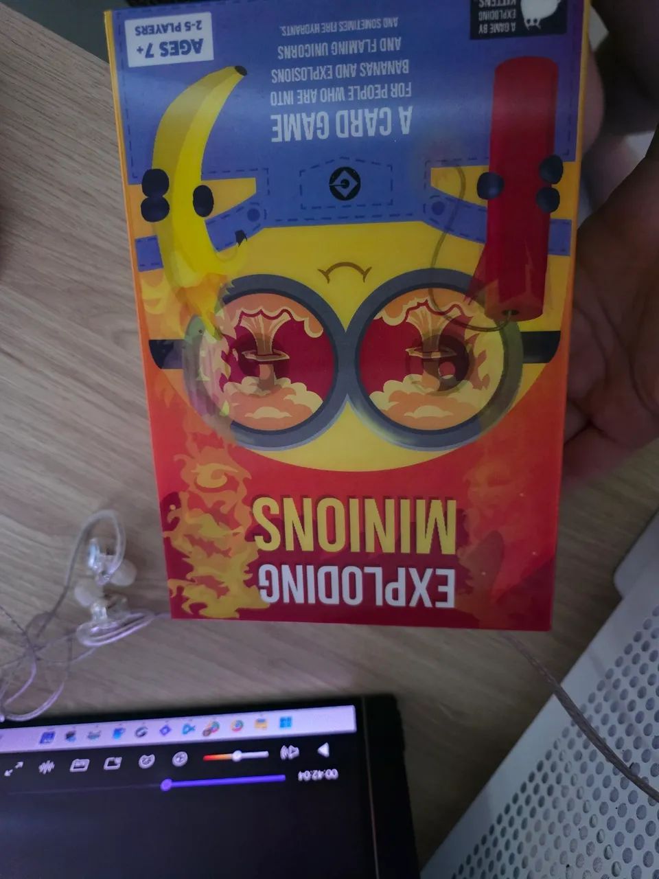 vendo jogo de tabuleiro exploding minions em inglês em perfeito estado e sleevado - Foto 3