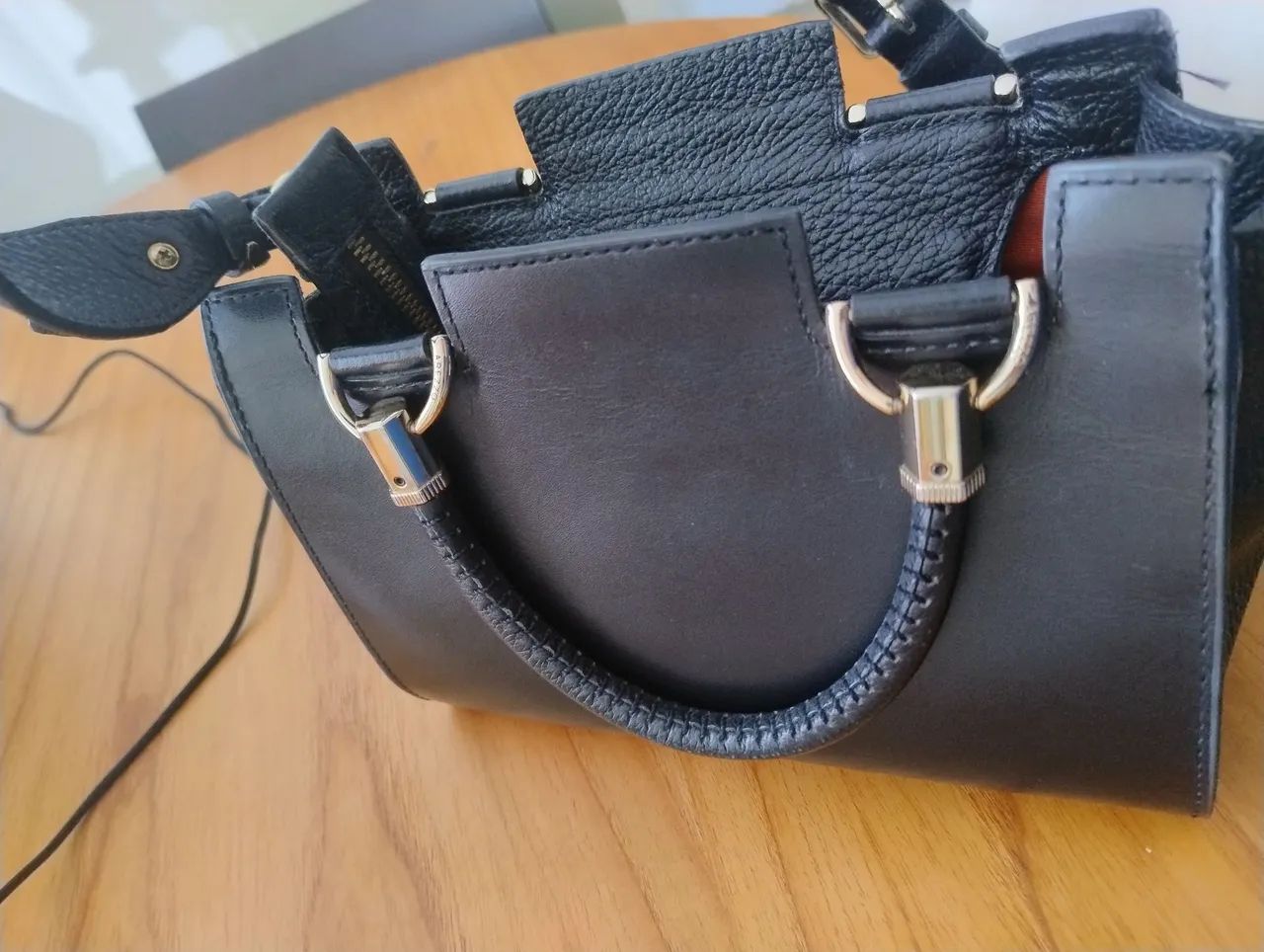 Bolsa de Couro usada, bem conservada  - Foto 2