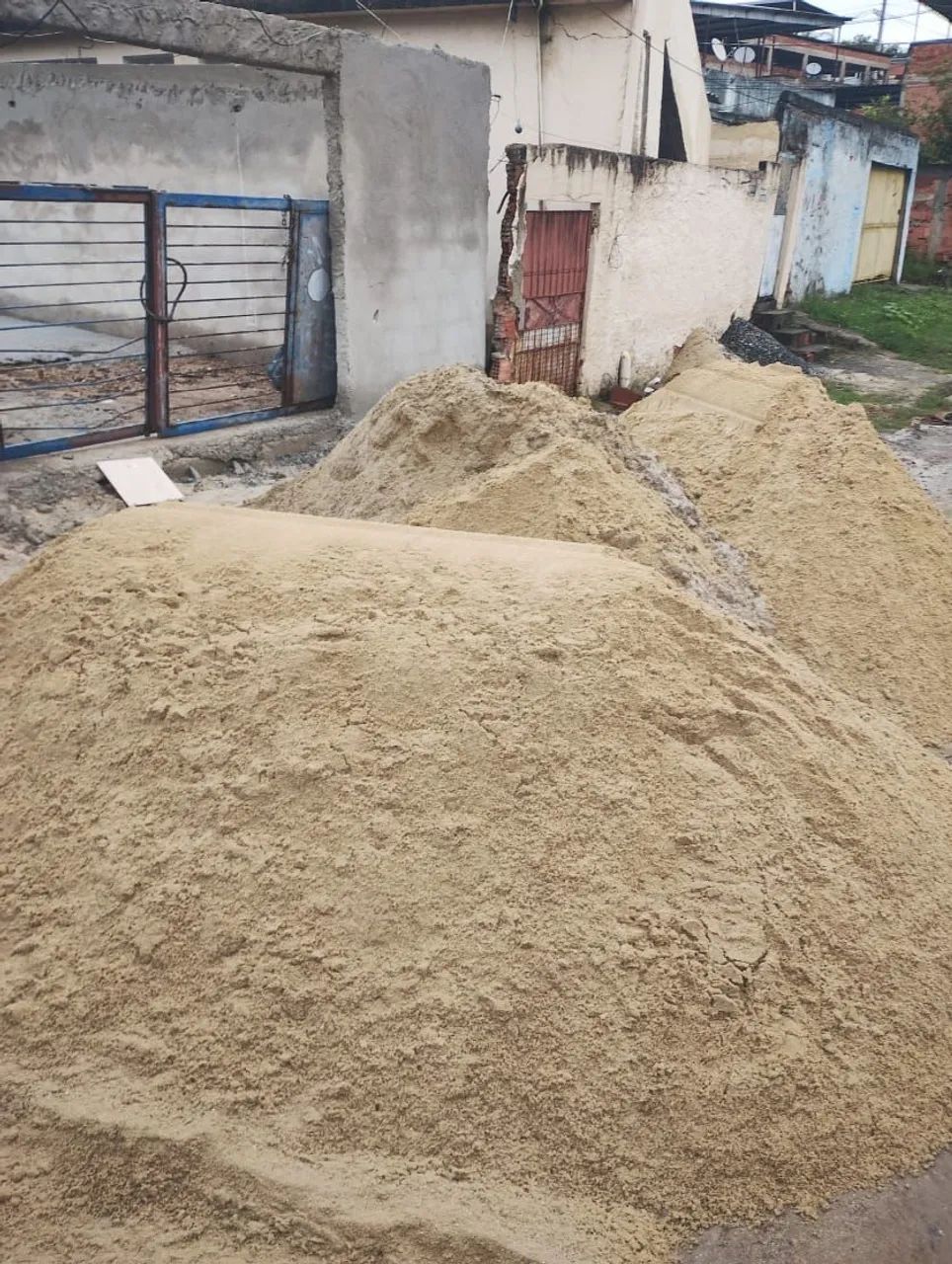 Santa Cruz a Realengo 550 areia caminhão fechado 8 m pagamento ato da entrega - Foto 5