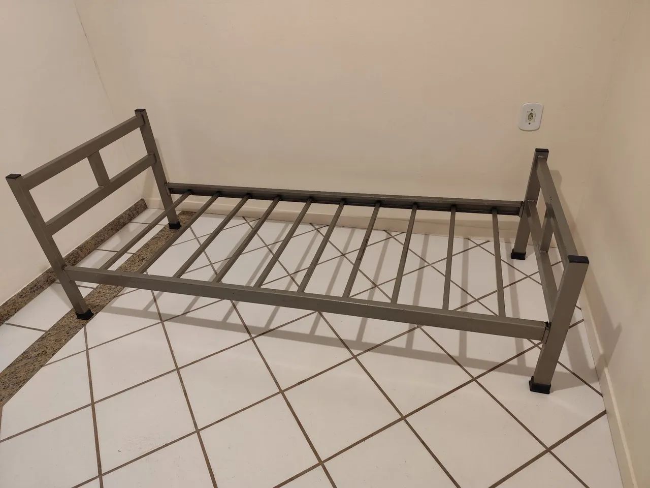 Cama Solteiro Metal Resistente 
