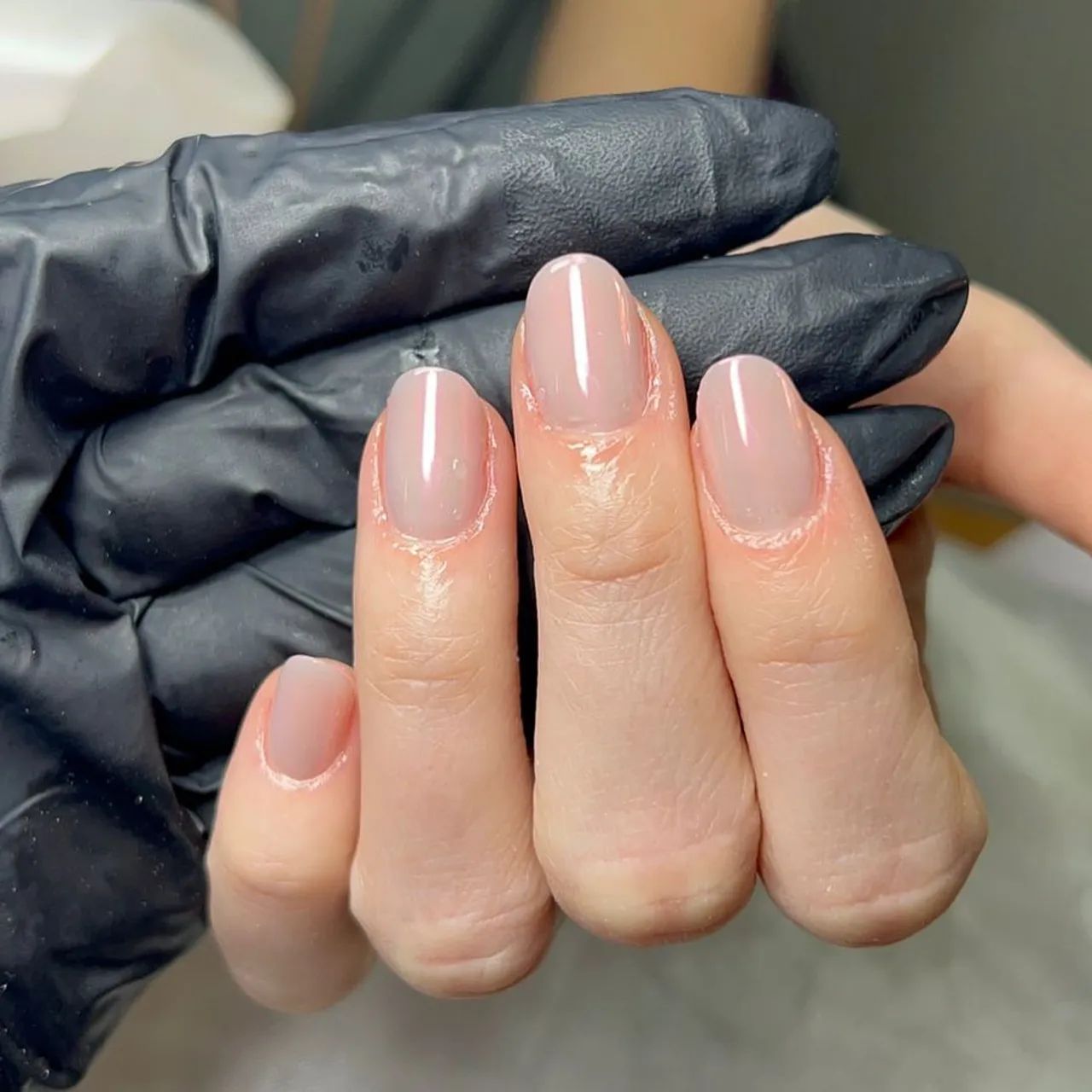 VAGA MANICURE/PEDICURE