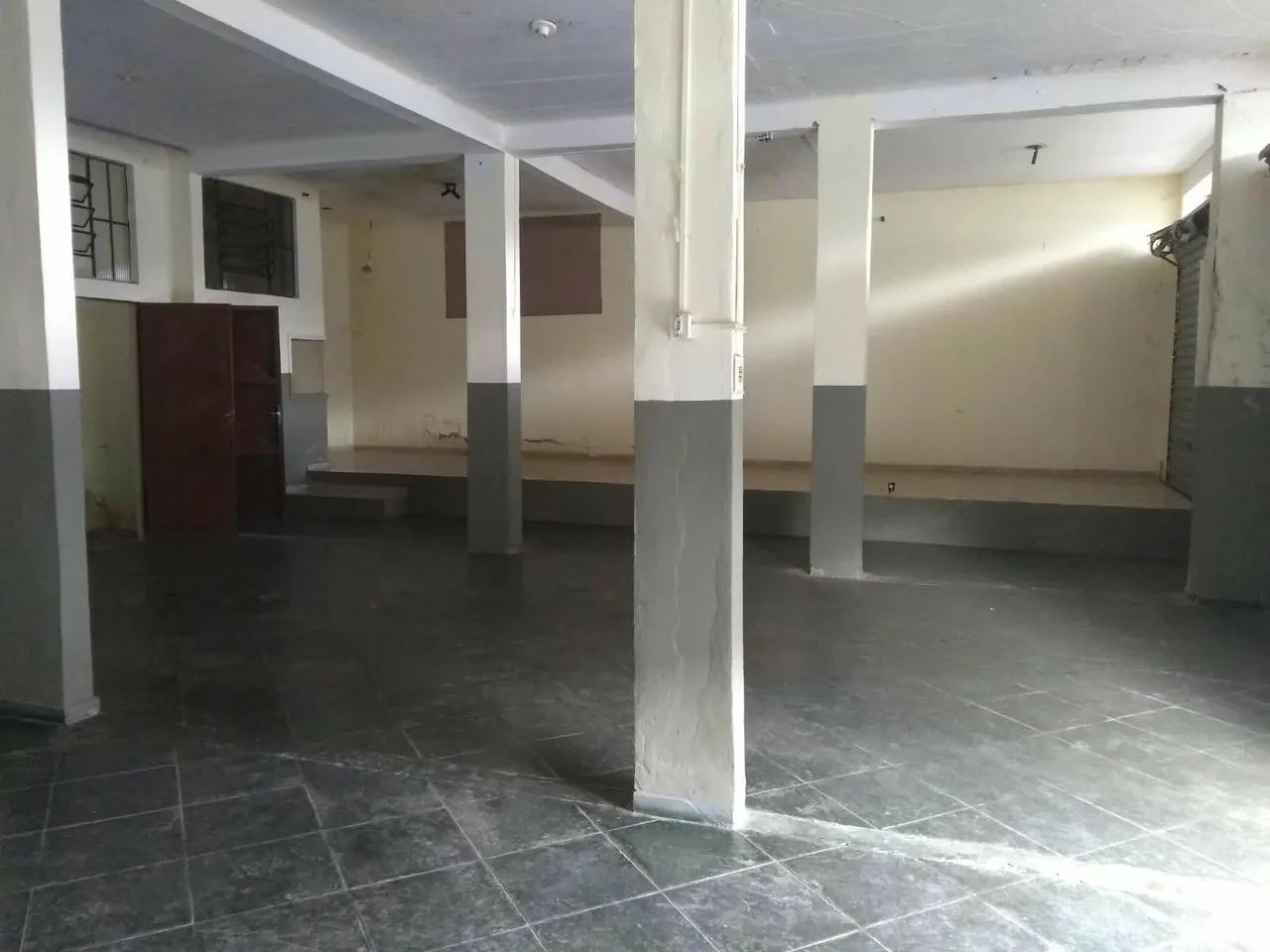 Vendo ou alugo, lojas e salão com cobertura - Foto 3