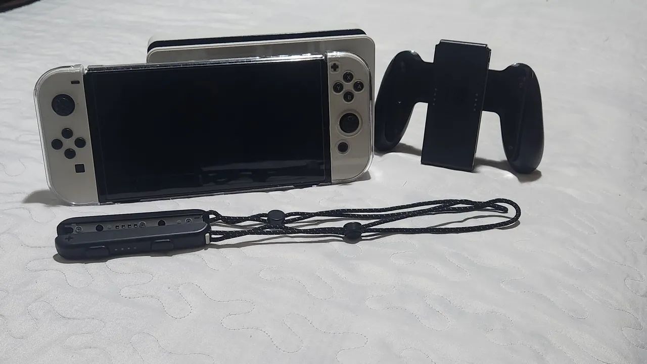 Nintendo Switch Oled - Usado, possui avaria no lado esquerdo do Joystick