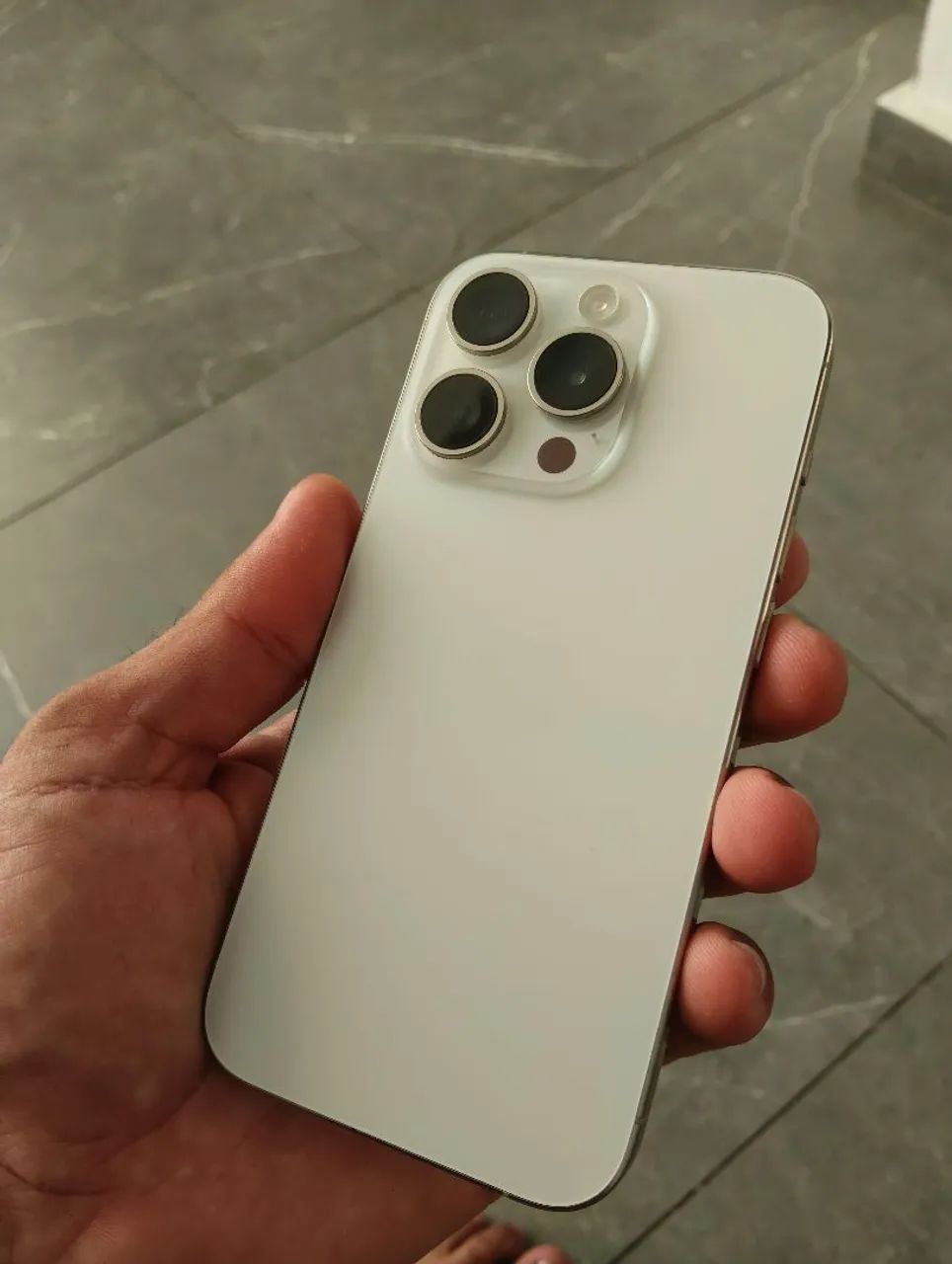 iPhone 15 pro - Foto 2