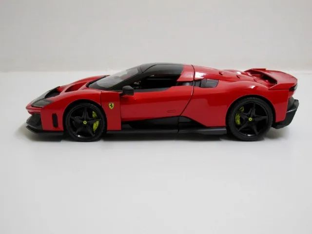 Ferrari F80 Bburago 1/18 (nova Na Caixa) - Foto 4