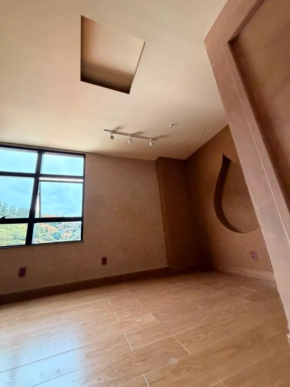 Três Rios - Sala comercial com 23m².