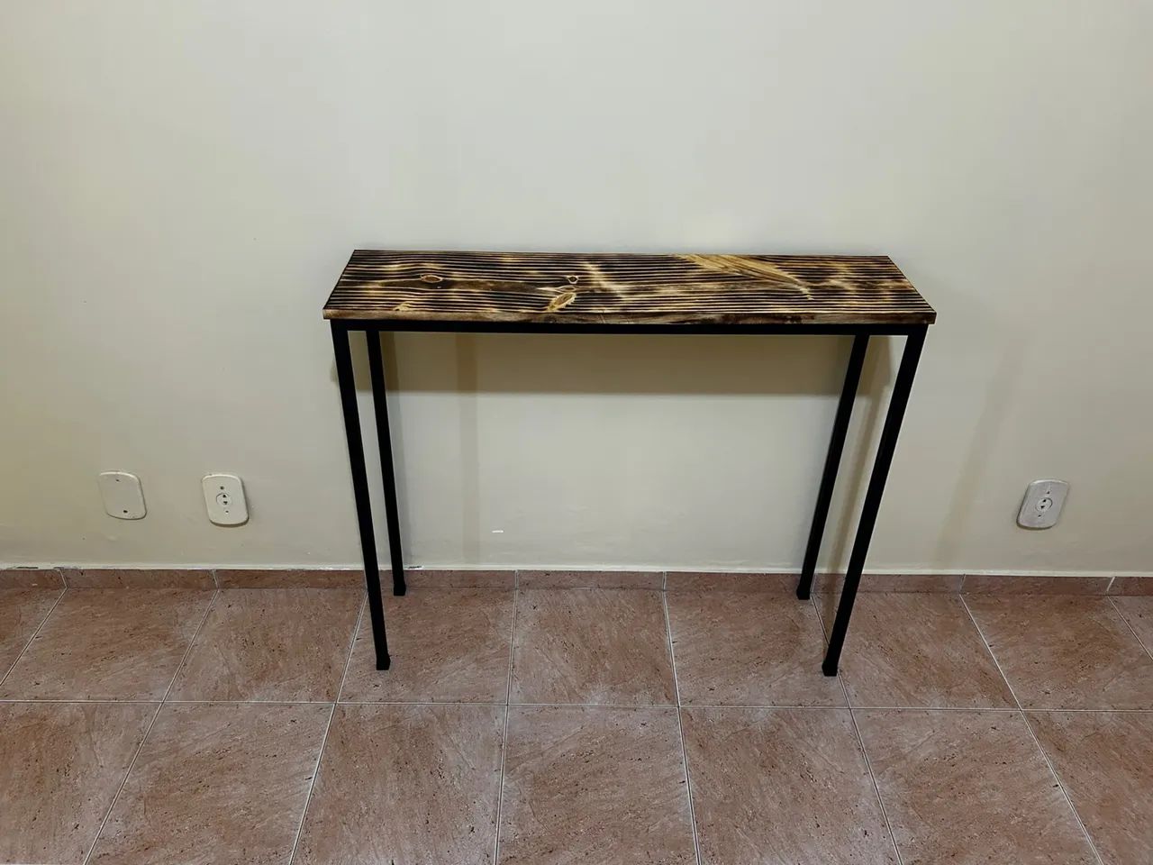 Aparador Industrial em Metalon e Pinus