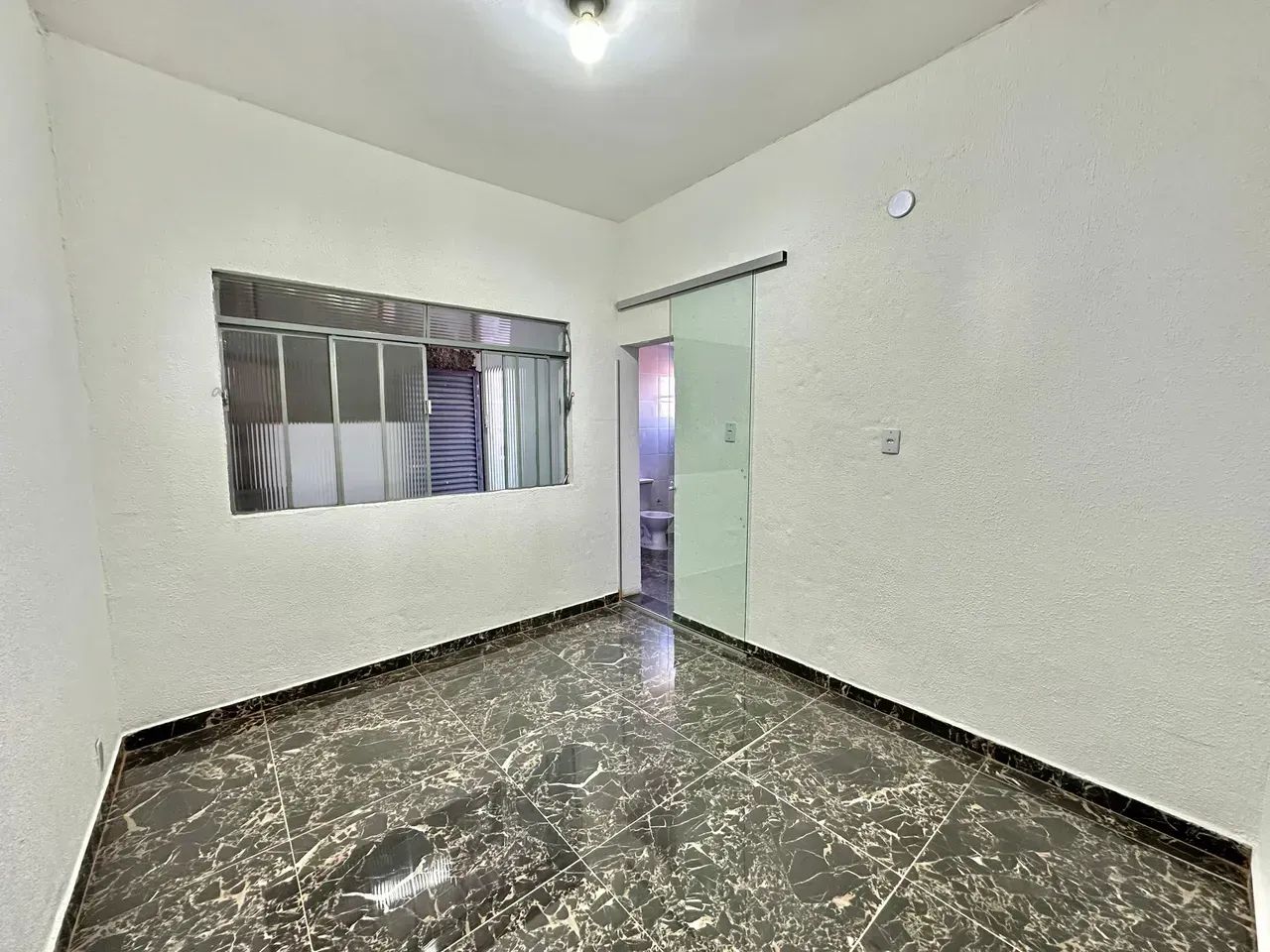 Casa independente com 3 quartos e suíte no bairro Gloria - Foto 3