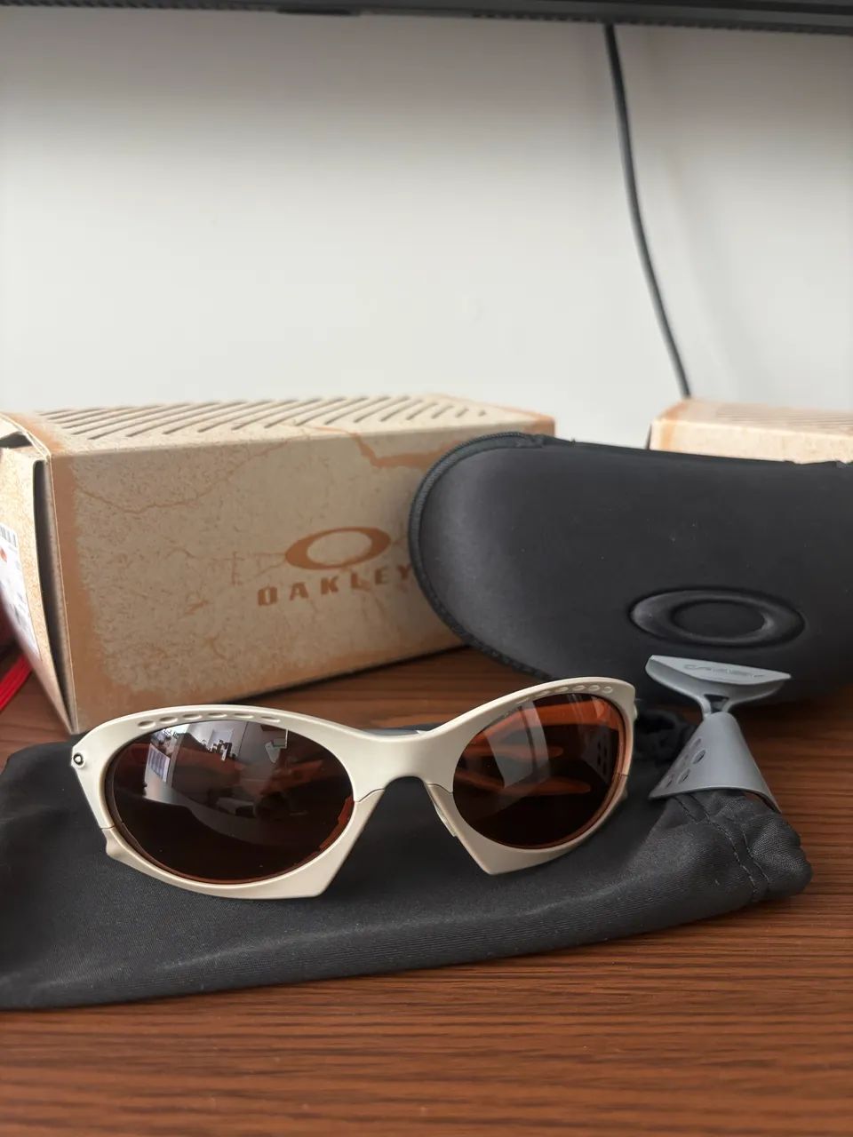 Oakley Plantaris sand 