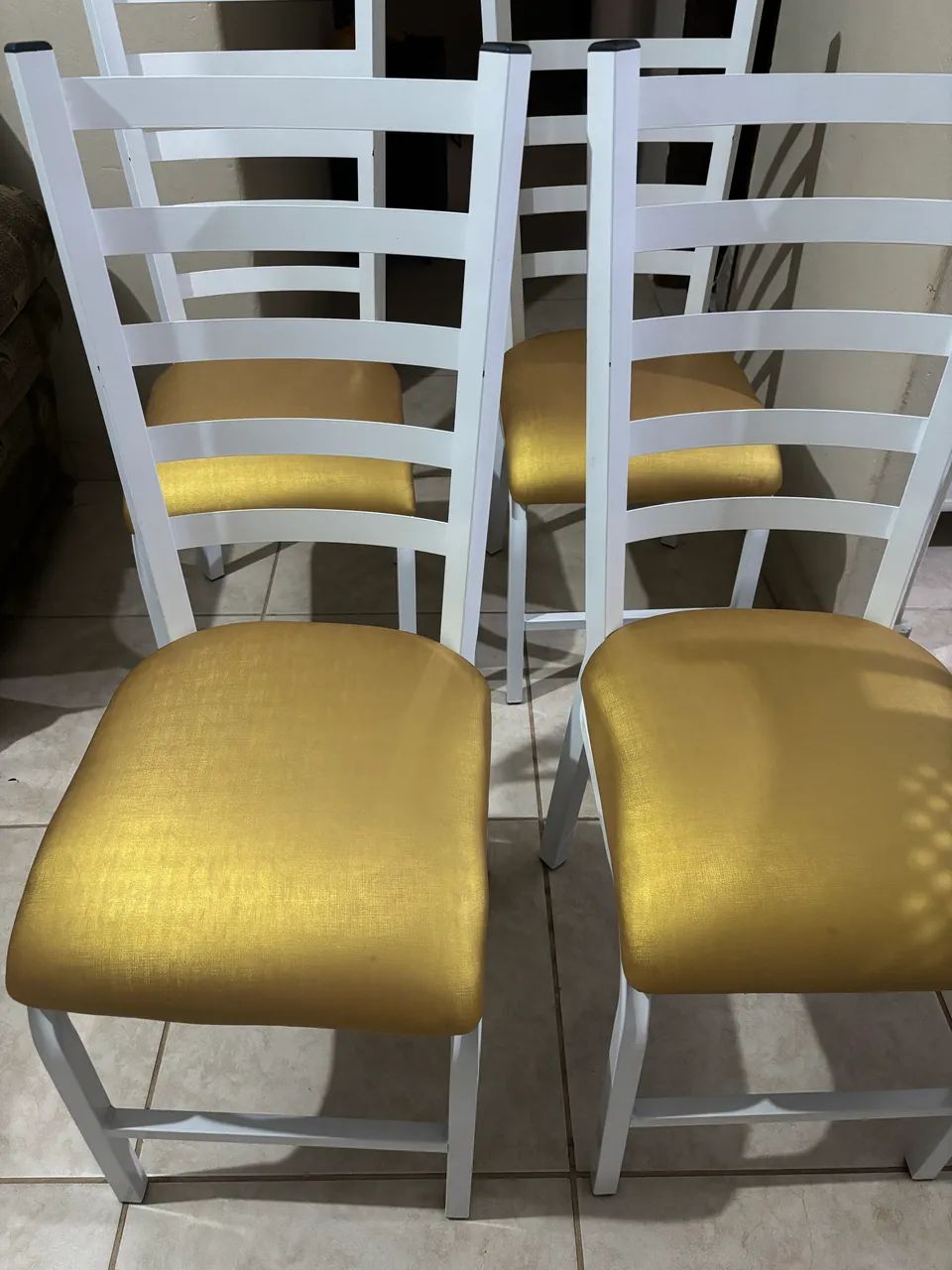 Mesa com 4 cadeiras  - Foto 4