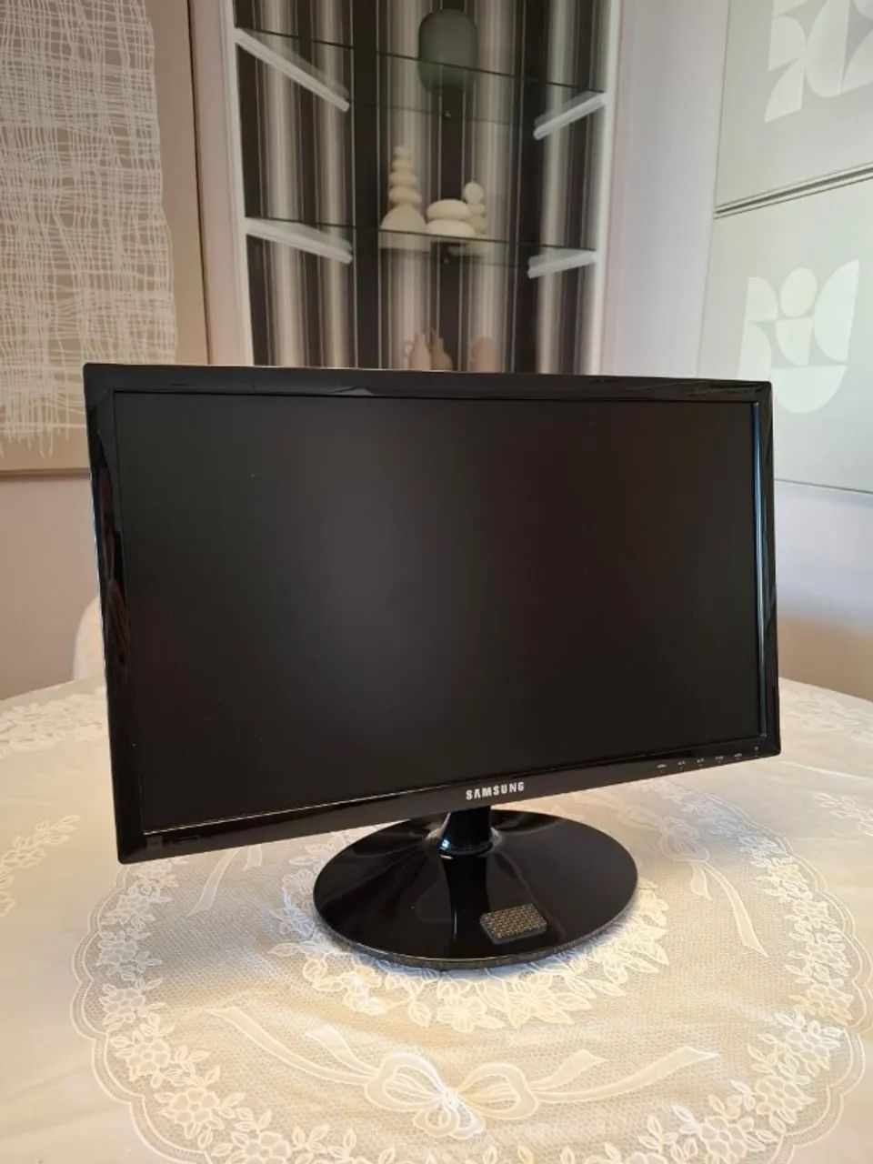 Monitor Samsung 22'' LED - Modelo S22B300B - com fonte