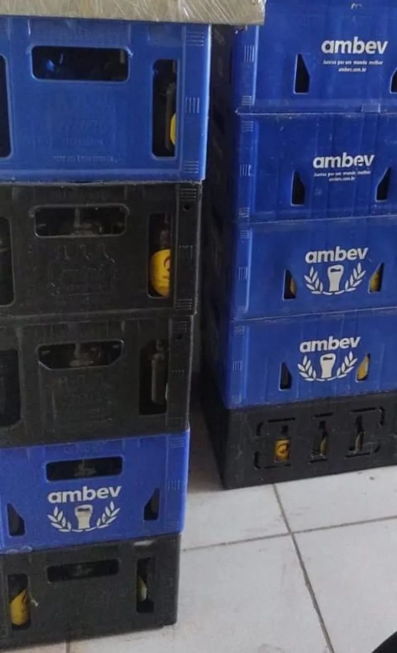 Caixas  de cerveja  vazia 
