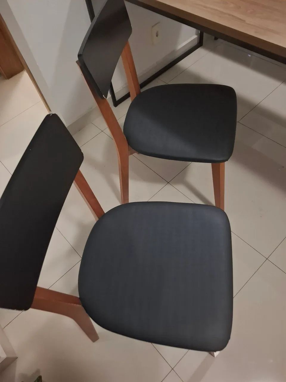 Mesa de jantar com banco e duas cadeiras - Foto 2