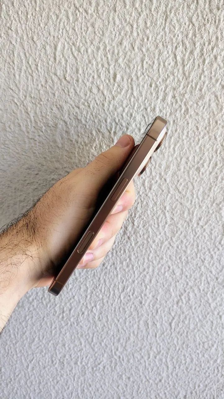 iPhone 16 pro - Foto 4