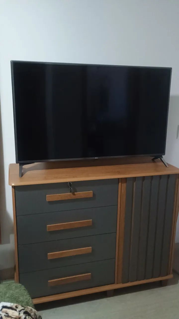 TV Smart LG 50 polegadas c/ defeito na tela