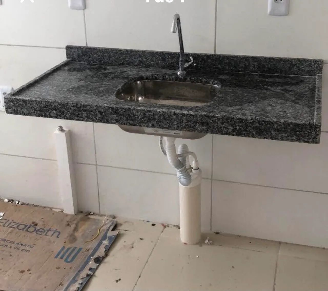 Pias de granito E tanquinho 