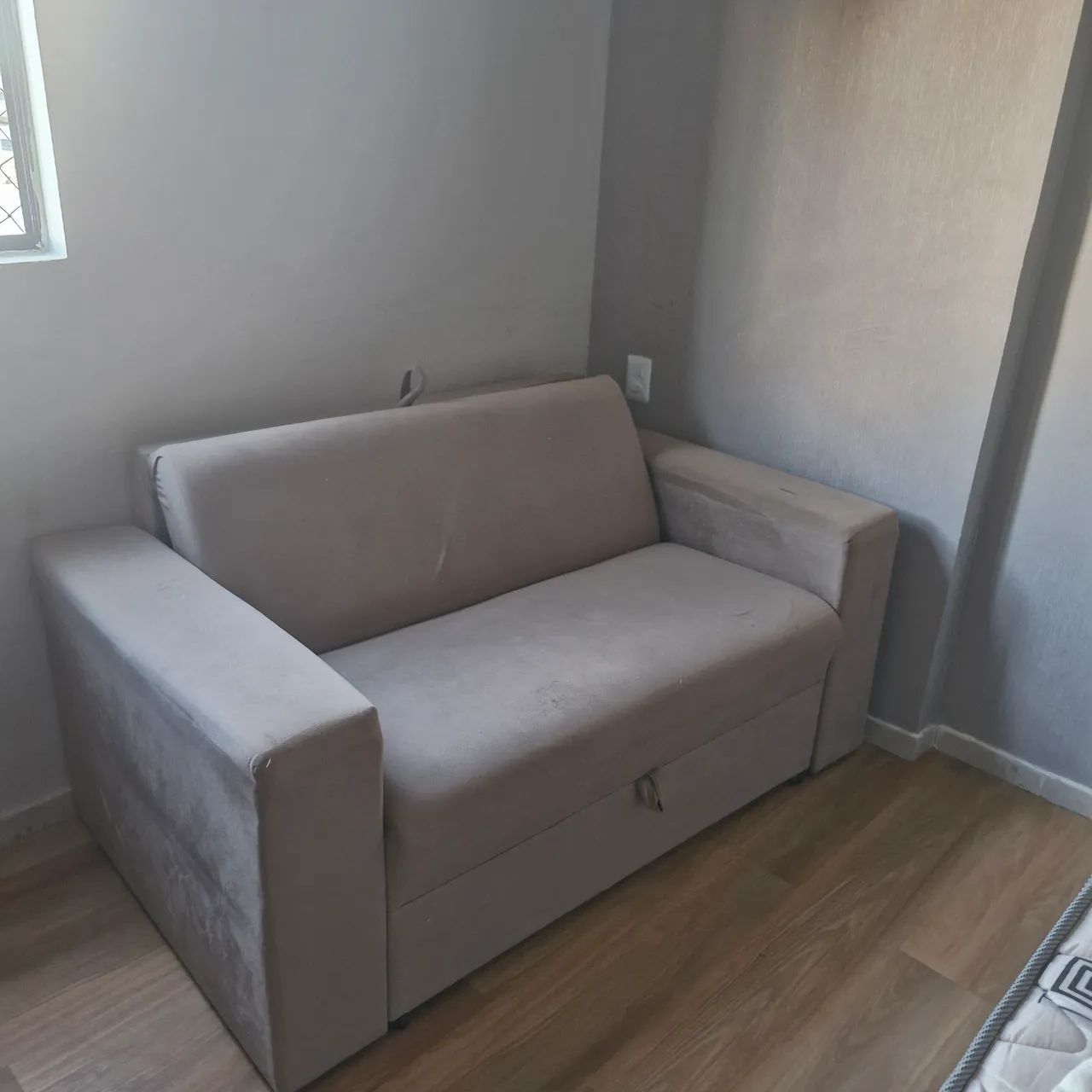 Lindo Sofá Cama em Suede Macio e Confortável! - Foto 2