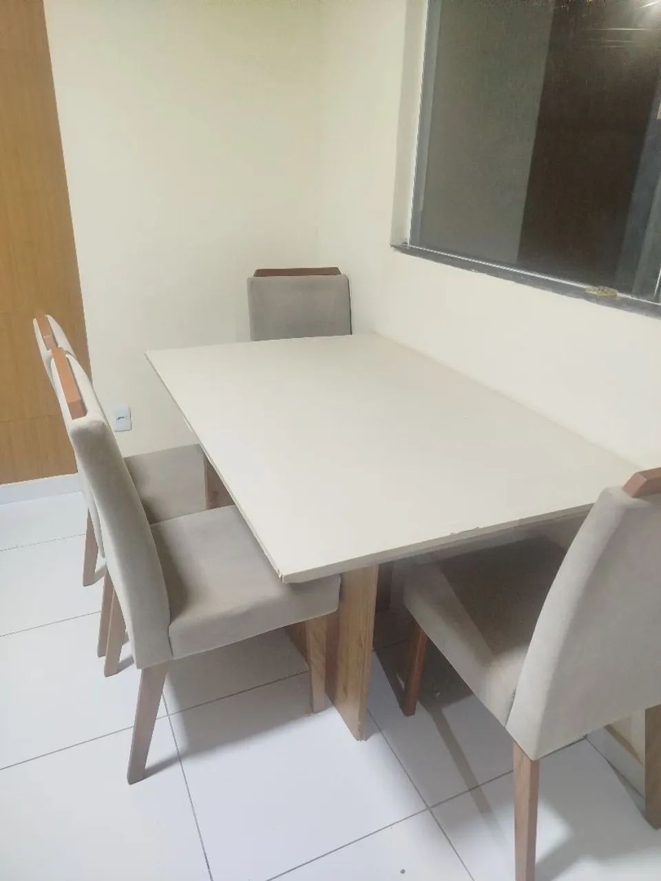 Mesa com 4 cadeiras  - Foto 3