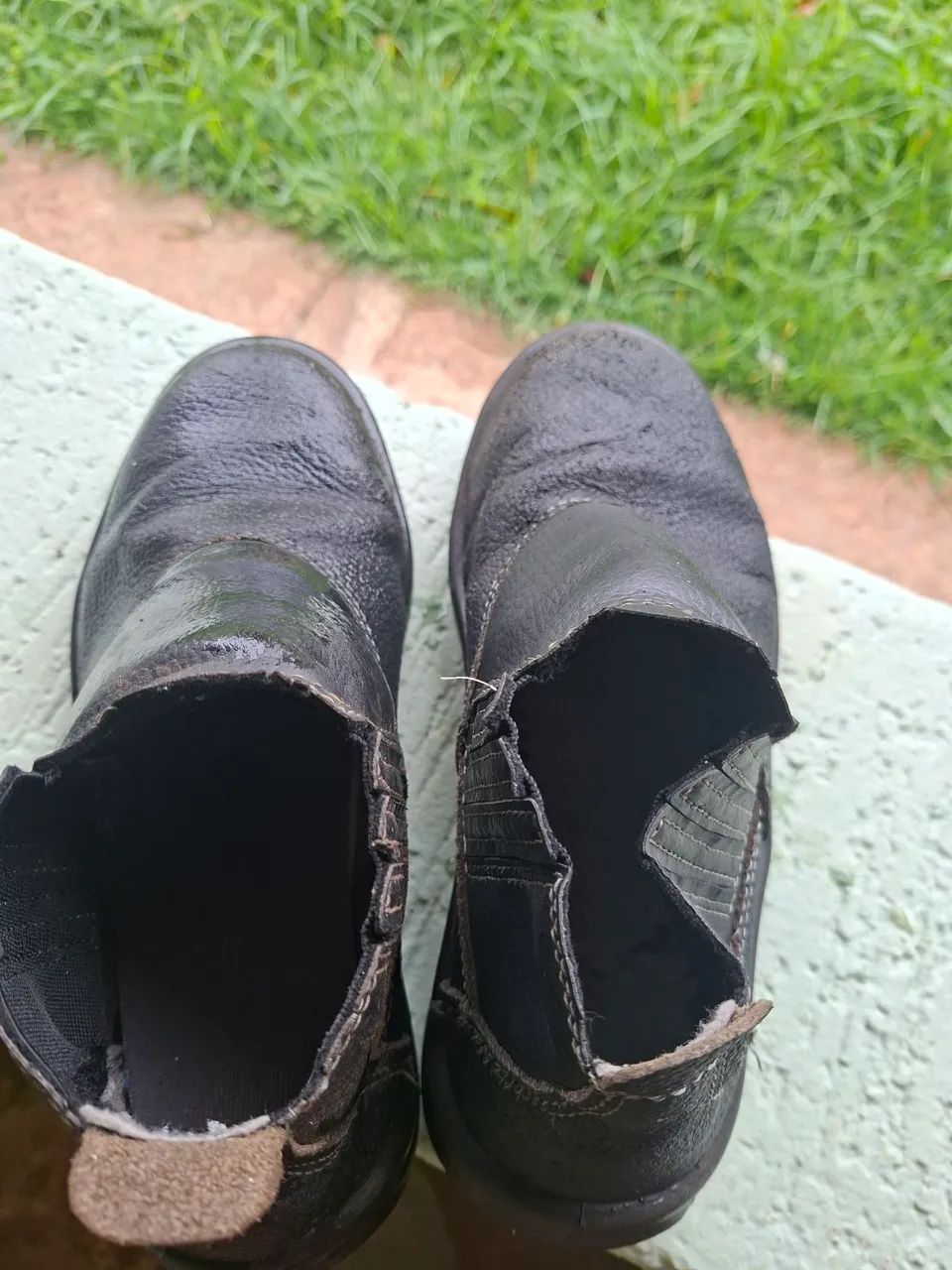 Bota 38 e 42 preço pras duas - Foto 2