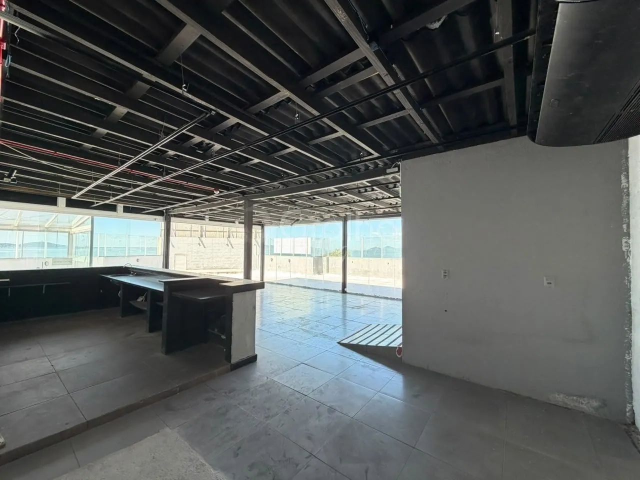 Sala com 300mts² com vista para o mar - Foto 5