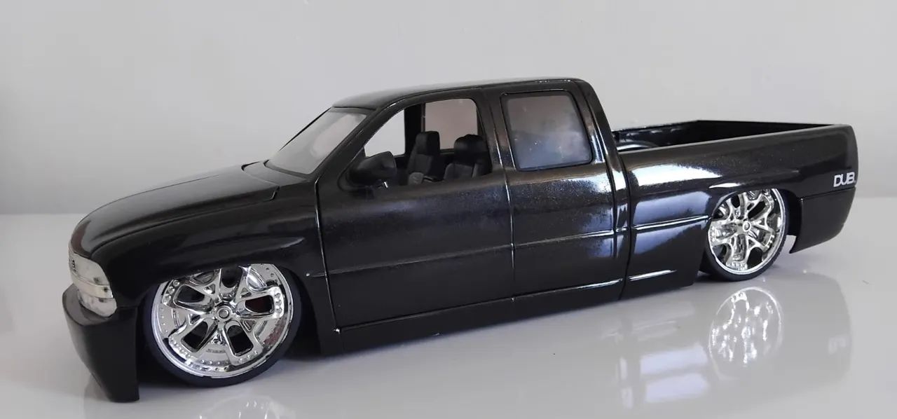 Miniatura 1:18 Chevrolet Silverado Jada Dub City - Hobbies e