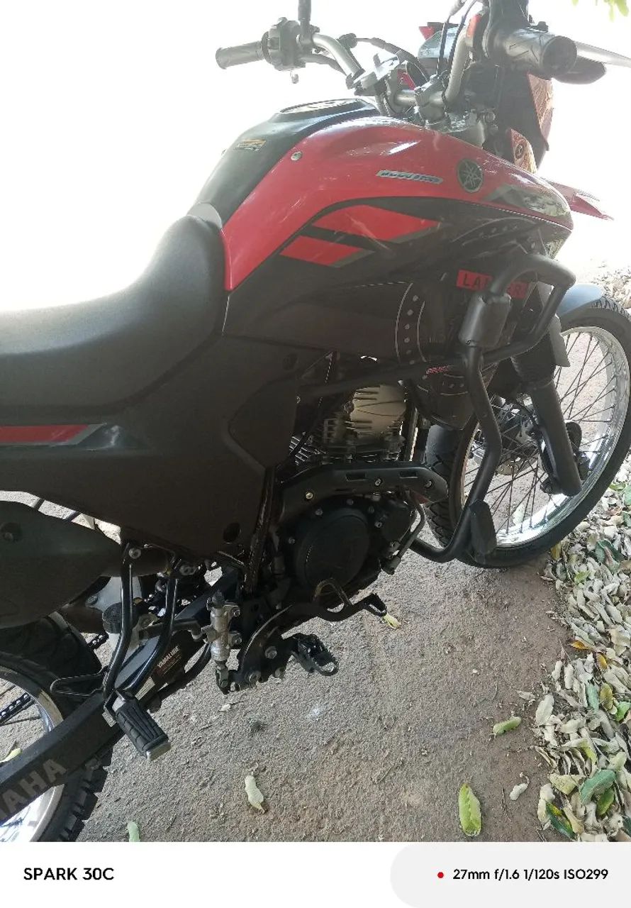 Moto Lander 250