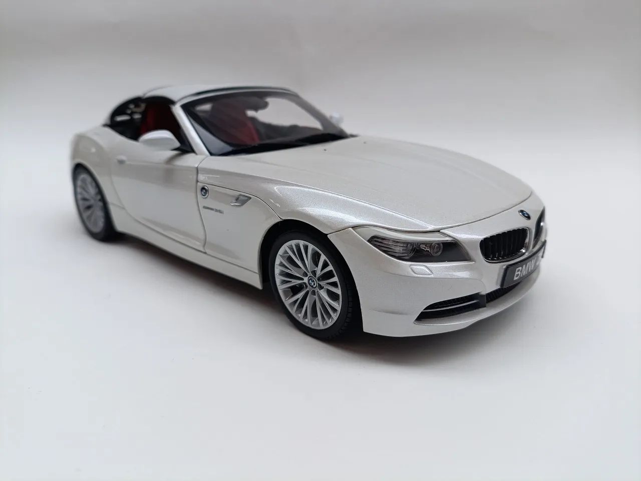 Miniatura BMW Z4 1:18 kyosho 