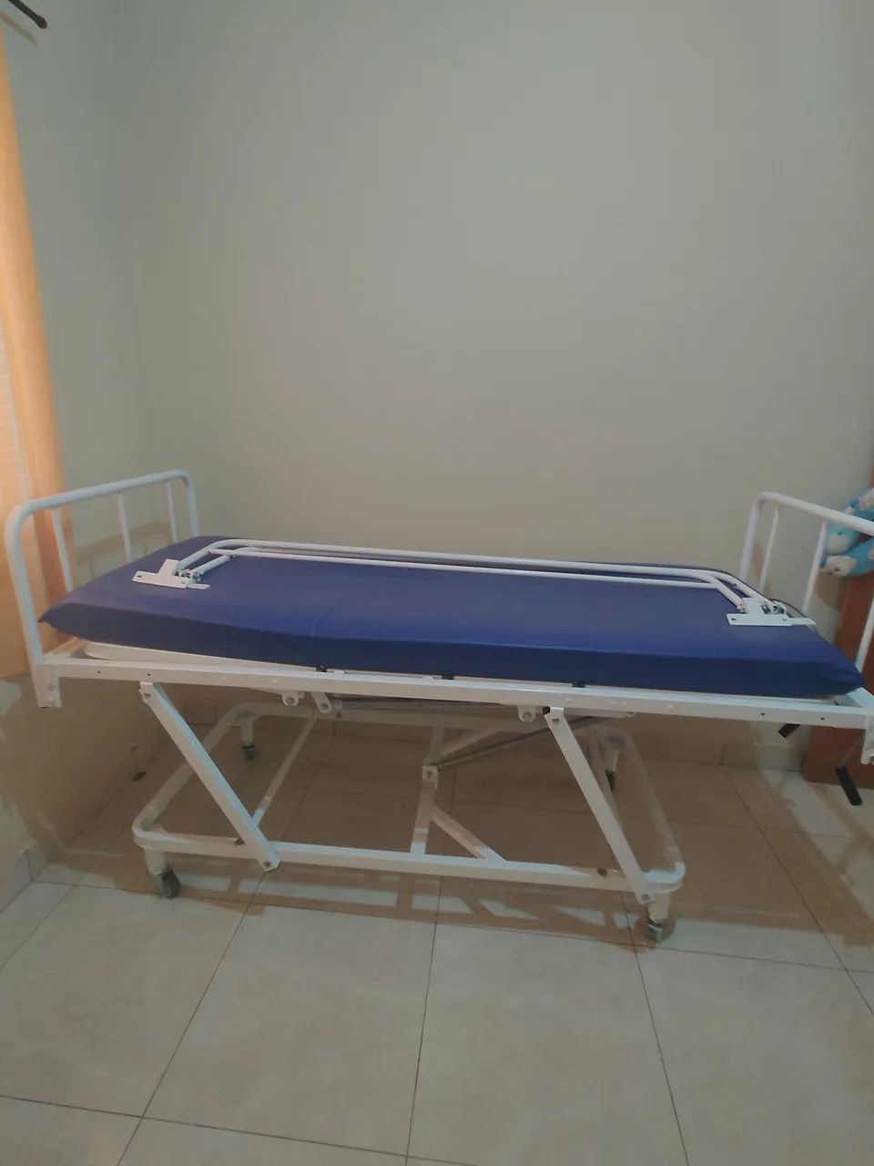 Cama para pessoas acamada, cadeira de banho  - Foto 5