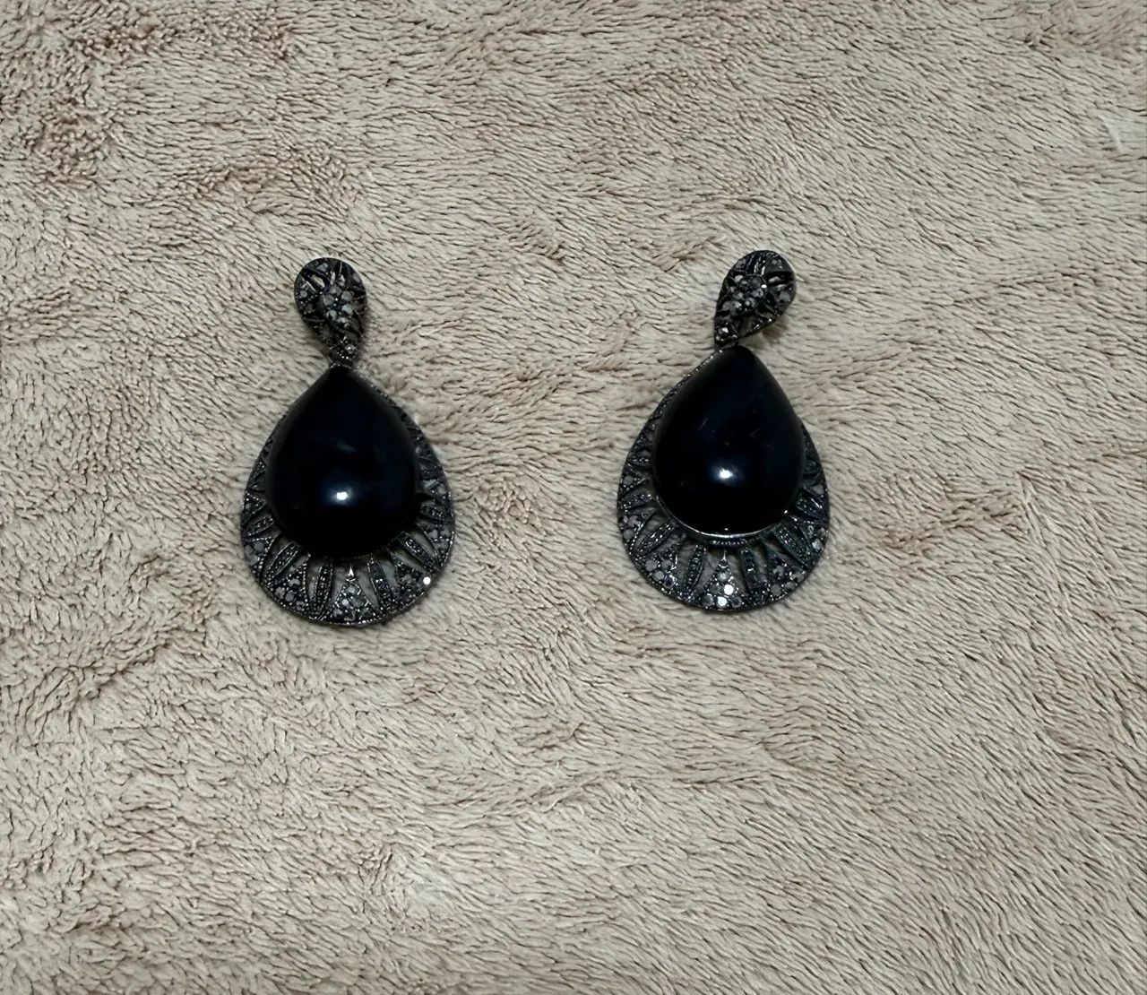 Brinco de pedraria preto - Foto 2