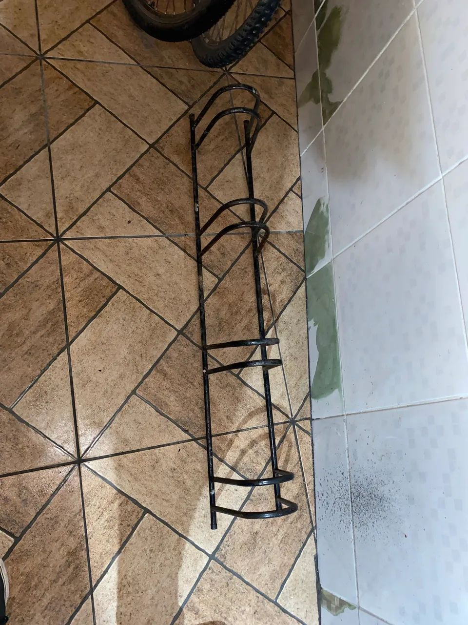 Suporte para até 4 bicicletas chão  - Foto 2