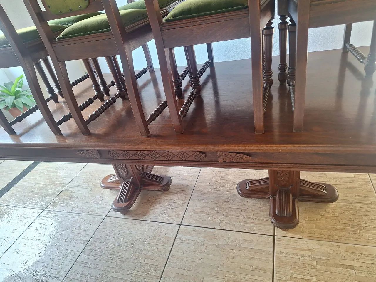 Mesa c/ 8 cadeiras madeira de lei aceito negociar - Foto 2