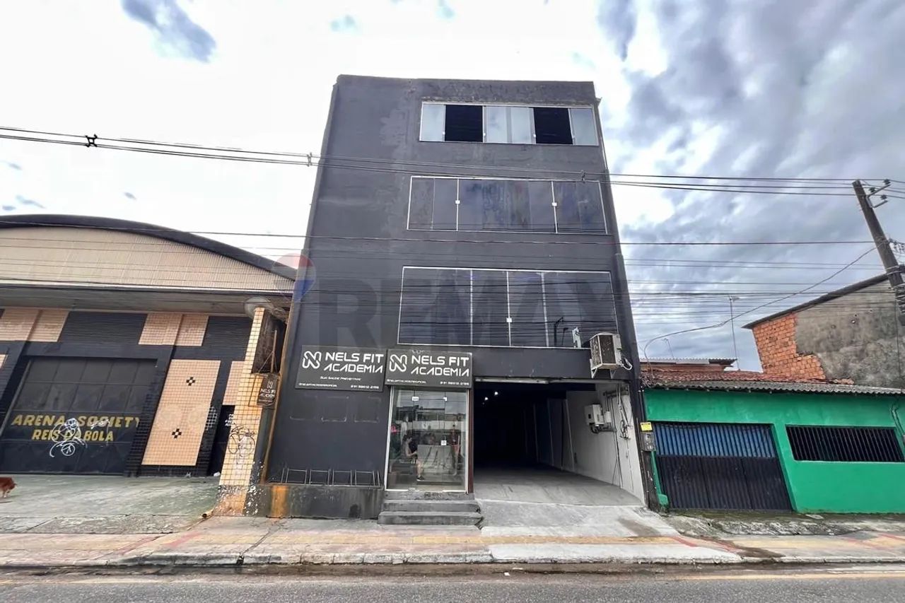 ACADEMIA À VENDA COM MAIS DE 830m², CLIENTELA FORMADA E OPERAÇÃO EM FUNCIONAMENTO