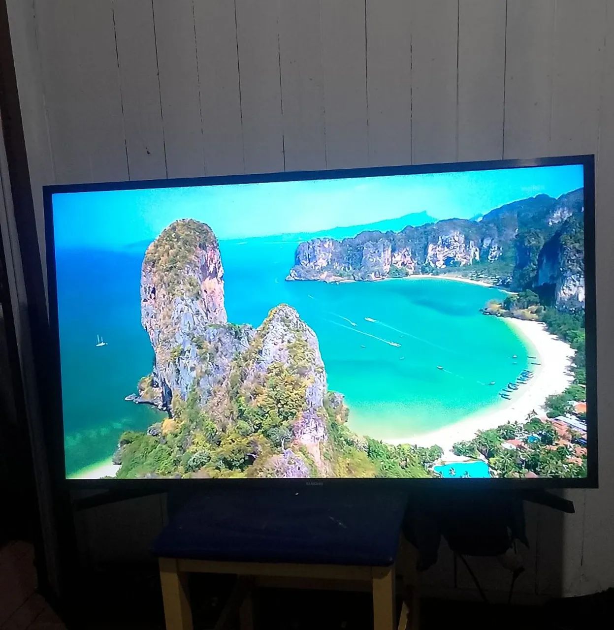 Tv Samsung 43 polegadas smart acompanha controle e pezinhos entrego. - Foto 4