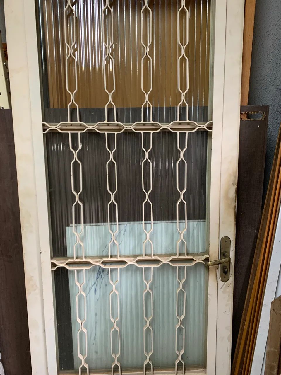 Vendo portas, madeira, vidro e ferro - Foto 4