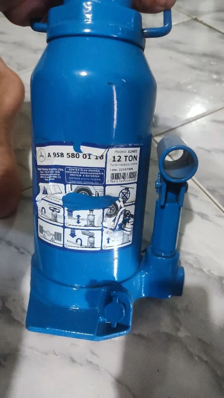 Vendo Macaco original sem uso! São três macacos novos sem uso.65562842263811122