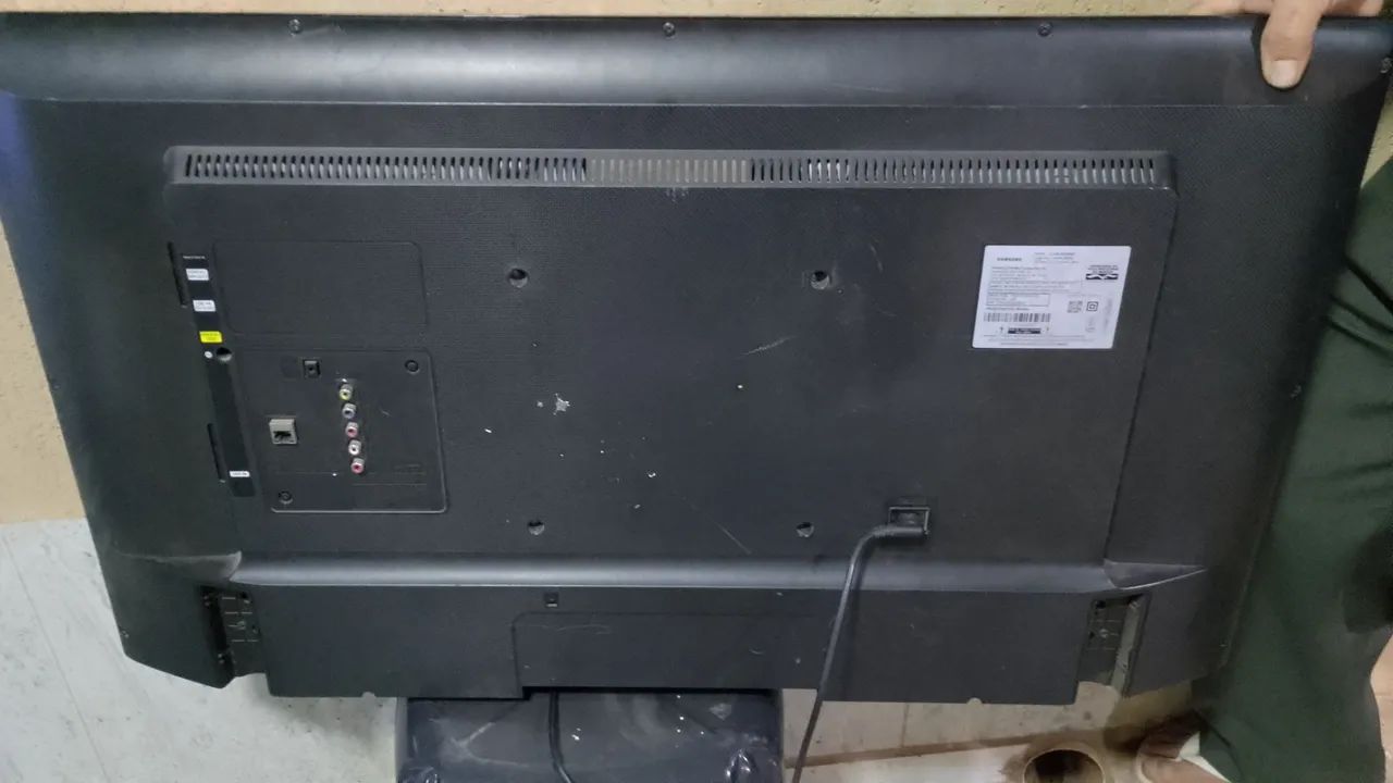 Tv Samsung tela trincada  - Foto 4