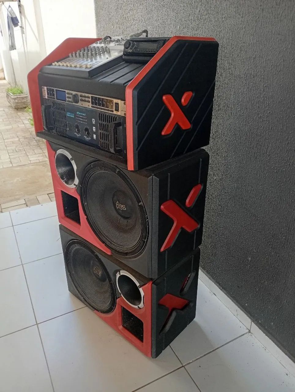 Caixa de som profissional 