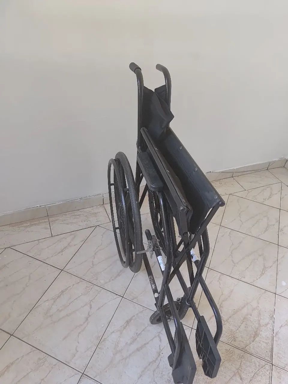 Cadeira de roda, excelente valor - Foto 3