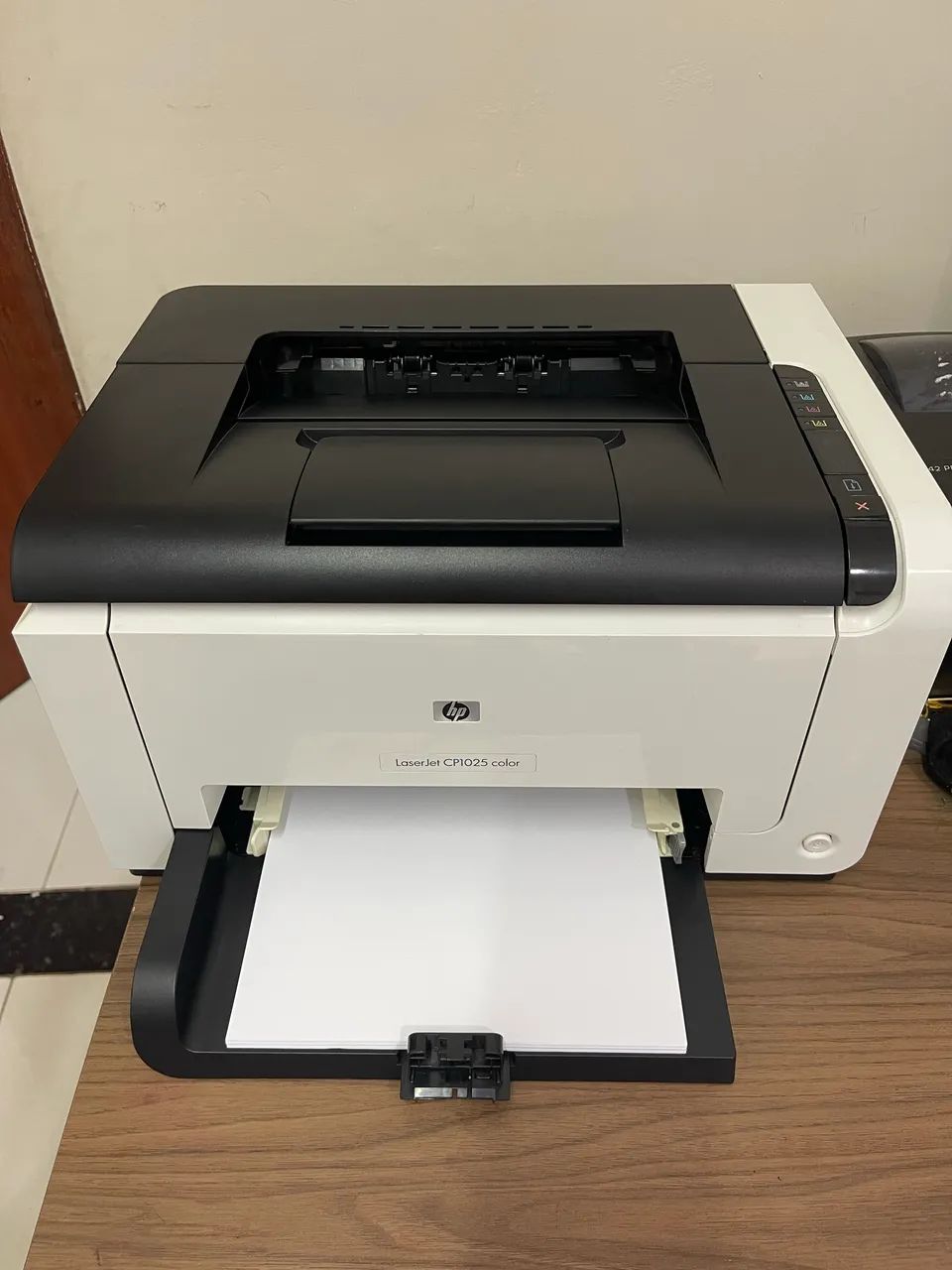 Impressora laser hp 1025 semi nova - Foto 3