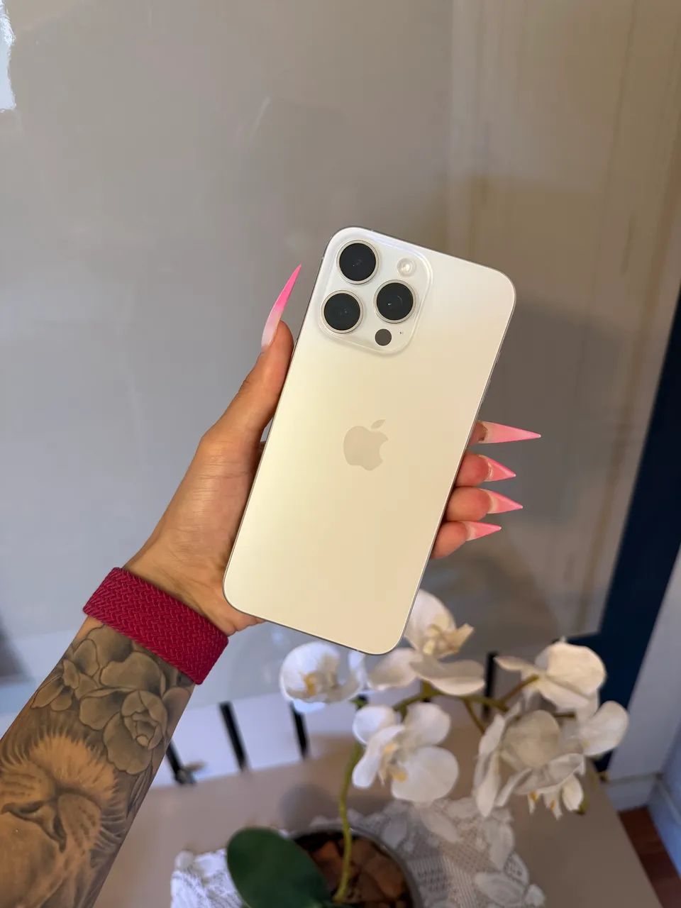 iPhone 16 Pro Max Titânio Branco IMPECÁVEL  - Foto 3