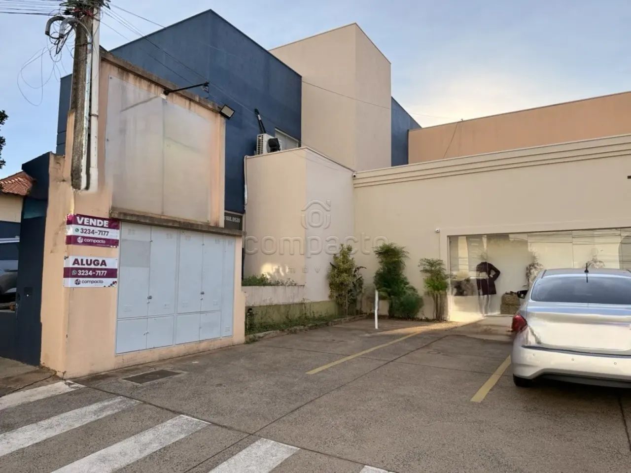 Comercial SalaLoja Condomínio em São José do Rio Preto