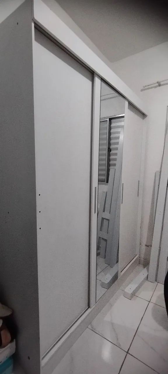 Guarda roupa 3 portas com espelho