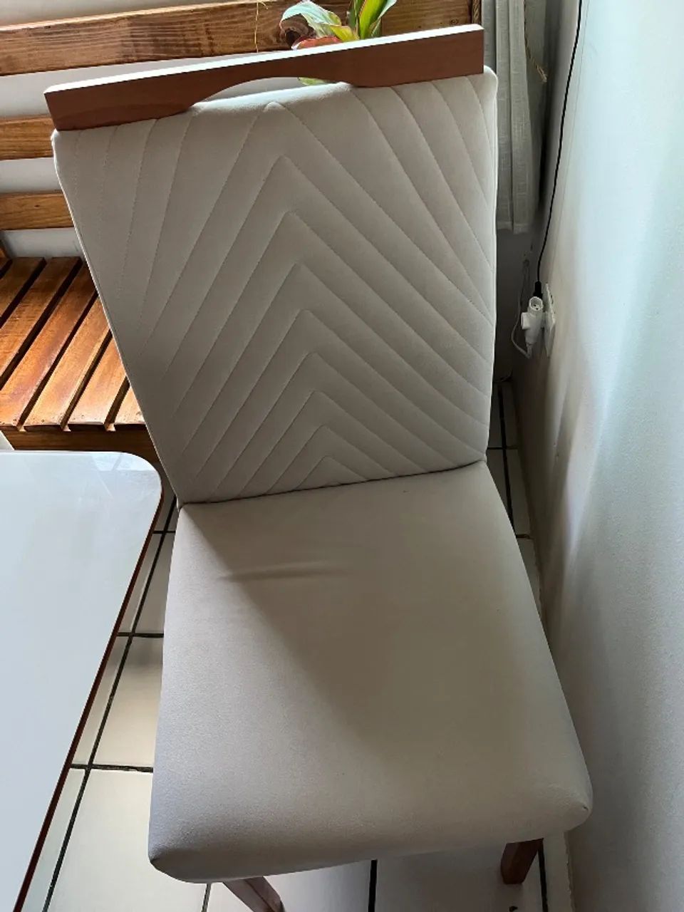 Mesa de Jantar + 4 Cadeiras - Foto 4