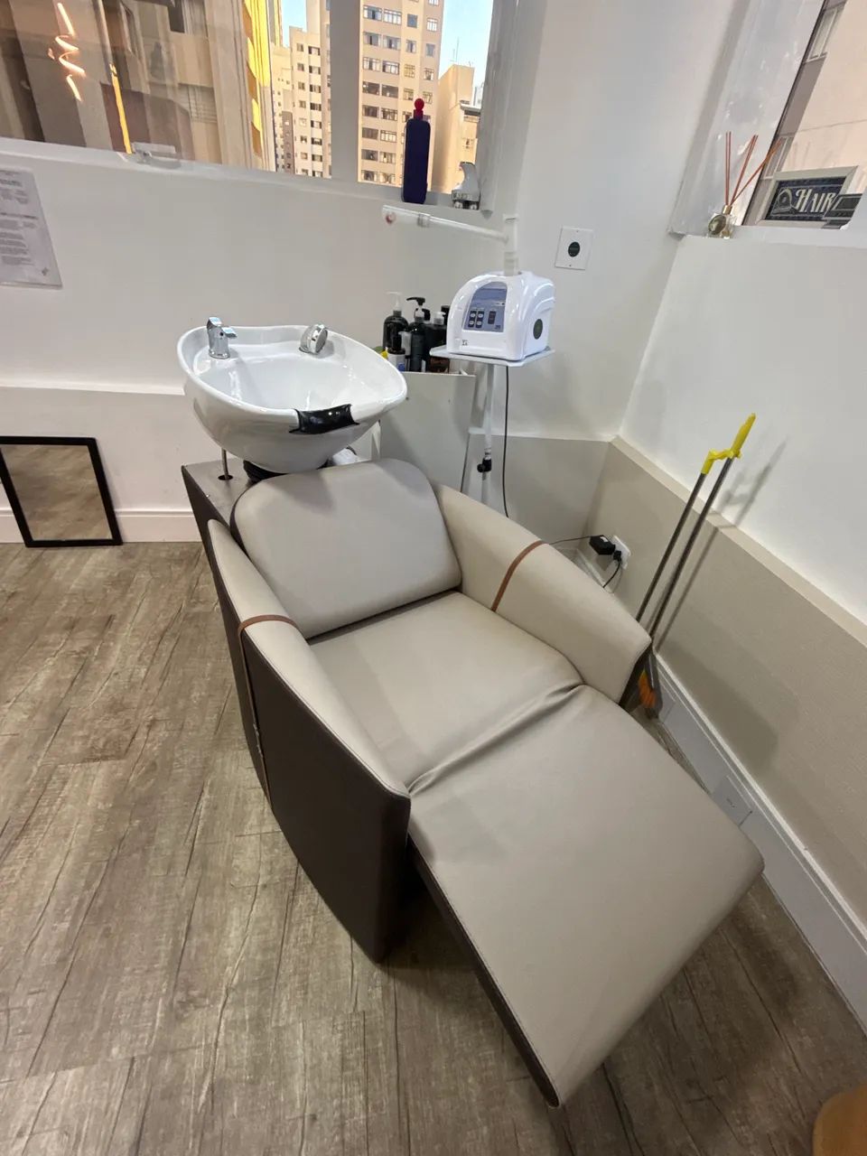 Lavatório capilar com massageador e Cuba de porcelana  - Foto 4