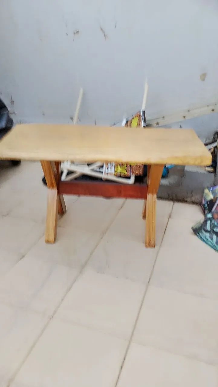Mesa rústica resinada de 1metro e meio por oitenta - Foto 3